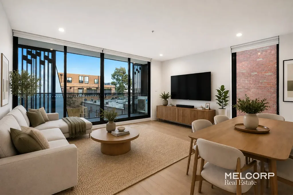 BRIGHT TWO-BEDROOM APARTMENT CLOSE TO CITY - UNFURNISHED