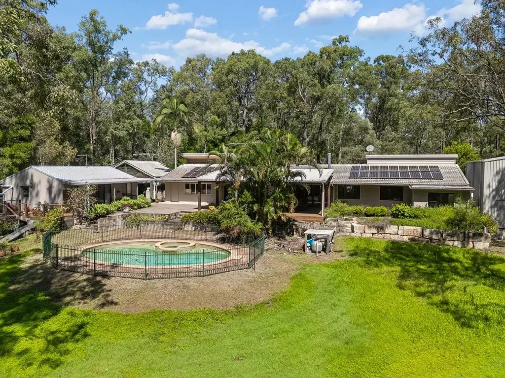 67 Sugars Road, Bellbowrie, QLD 4070