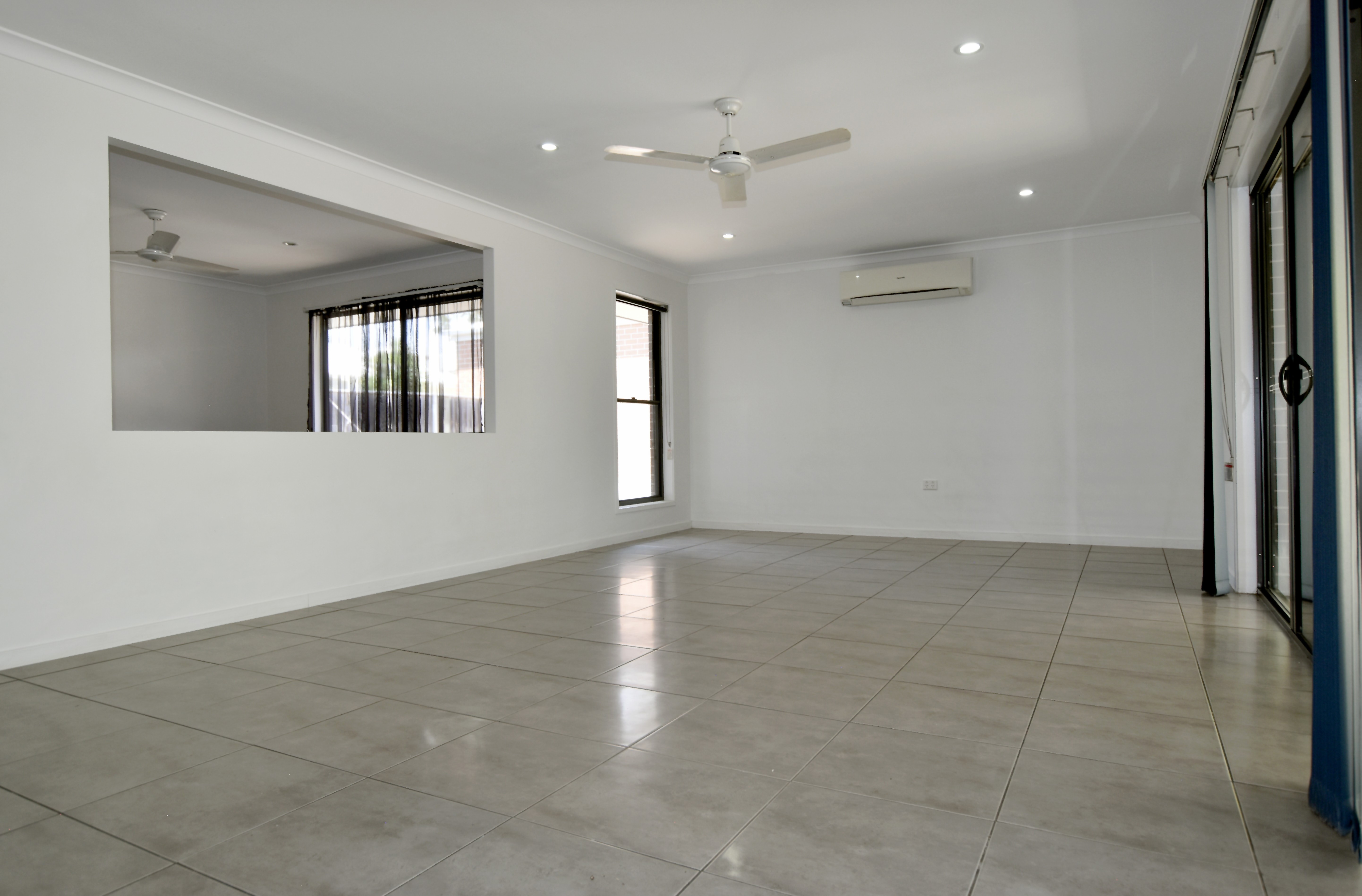 14 SUNDOWNER RD, CLINTON QLD 4680, 0部屋, 0バスルーム, House