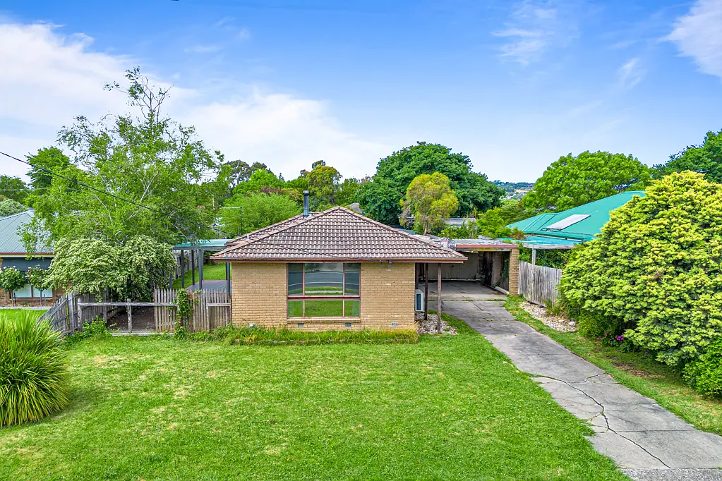 13 Howey Street, Gisborne, VIC 3437
