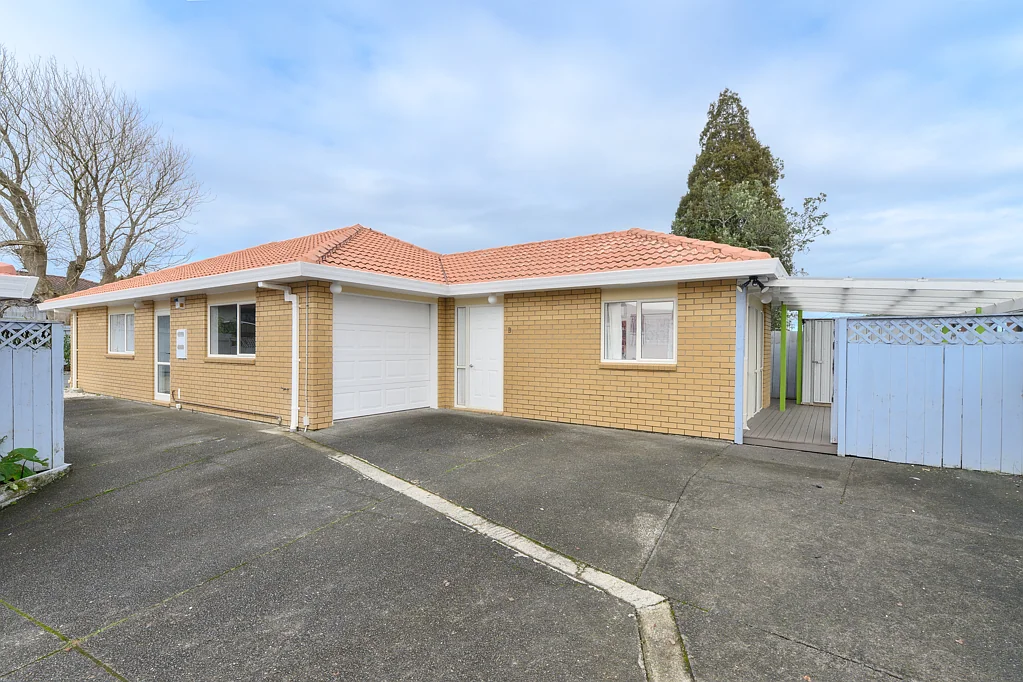 12B Howell Crescent, Mt Roskill, Auckland City, Auckland