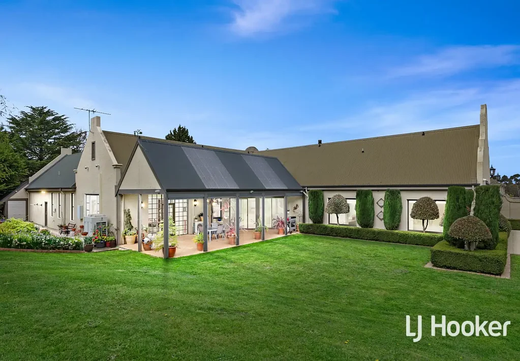 Wallan 3Kwarto The Gatehouse at Hidden Valley: Timeless Elegance on Five Acres