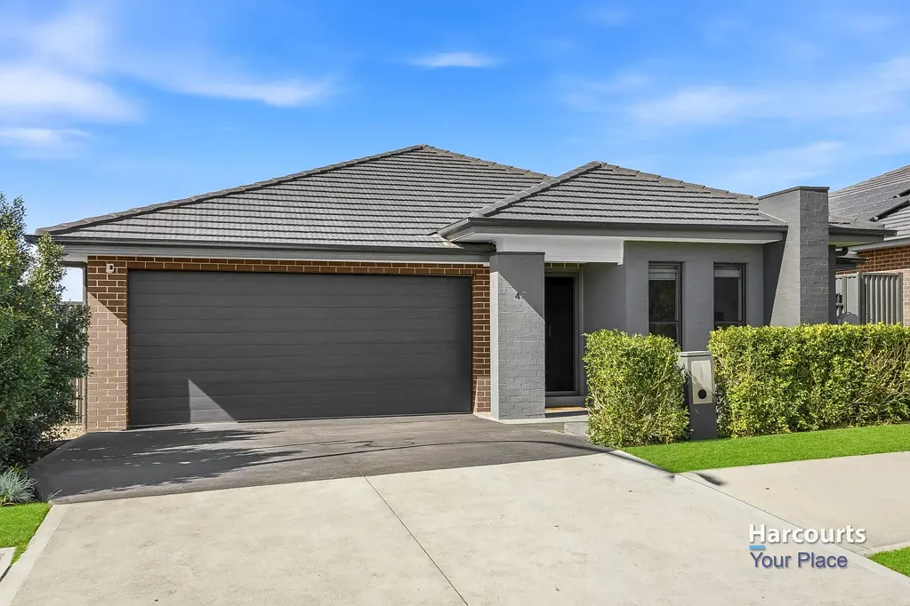 Silverdale 4Moenga Spacious Family Living with Multiple Living Areas & a Huge Backyard