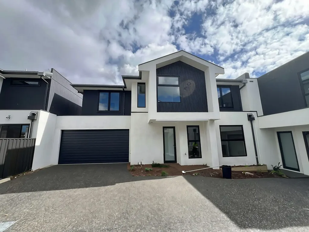 Brand New Modern & Stylish 3-Bedroom Townhouse in a Convenient Location!!!