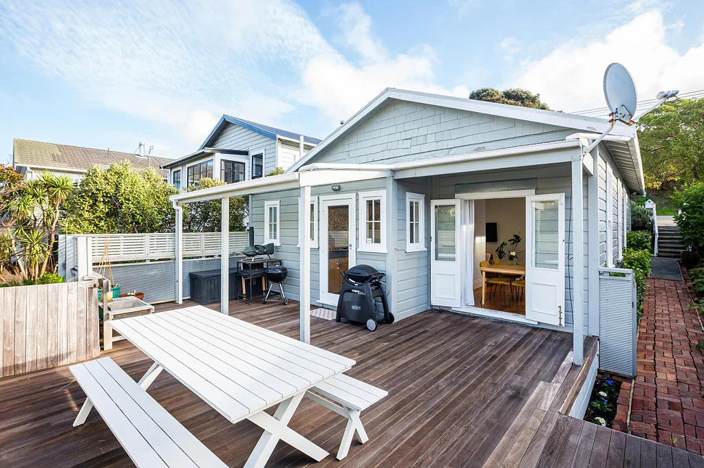 Island Bay 2房  CHARACTER COTTAGE - PRIME LOCATION