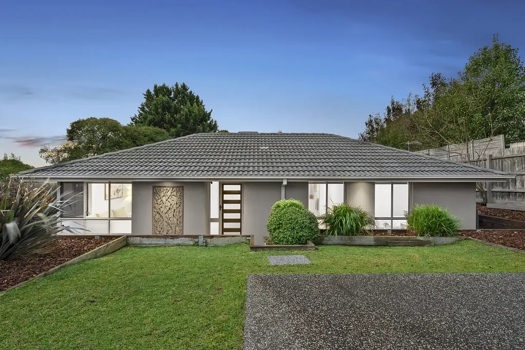 Lysterfield 3Moenga A Contemporary Sanctuary of Comfort and Style