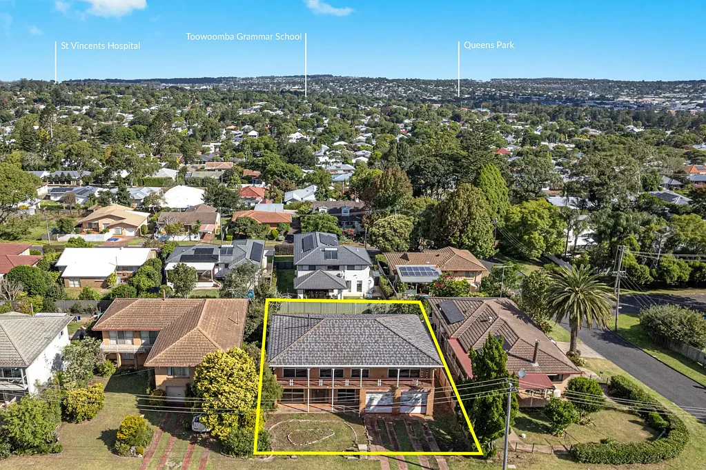 20 Barrymount Crescent, Mount Lofty, QLD 4350