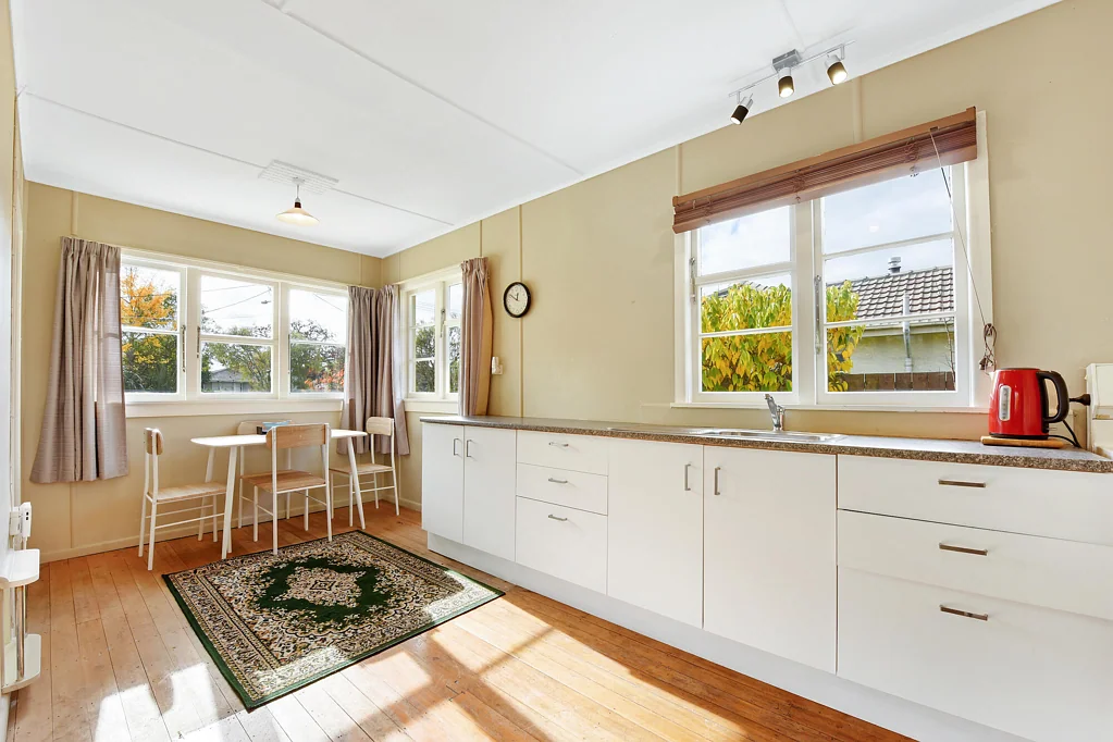Motueka 2房  Great Location, Large Section, Endless Potential