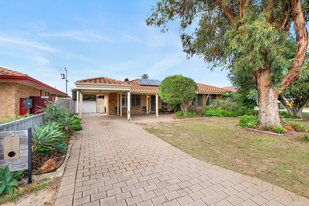 Warnbro 4 Bedroom Where Comfort Meets Convenience - A Home That Works for Your Lifestyle