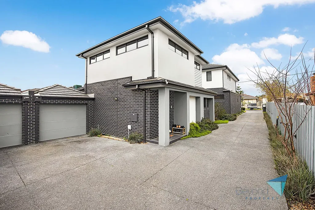 Airport West 3Habitaciones Stylish, Spacious & Versatile – Modern Living