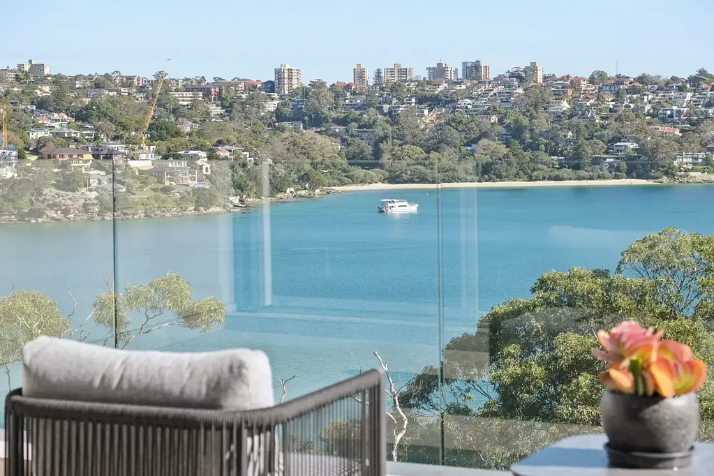 Contemporary Clontarf Haven with Breathtaking 180� Views
