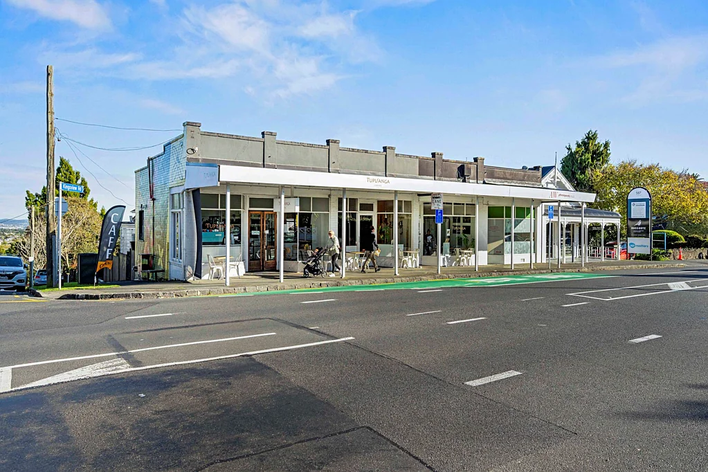 Mount Eden INVEST / HOLD / DEVELOP