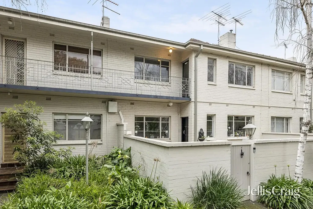Brighton 2房 特色、舒适与优越地段 Character, comfort and a compelling location