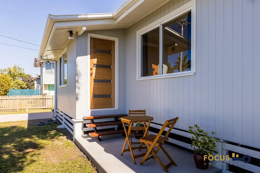 South Mackay 5房  LARGE FAMILY HOME - DUAL LIVING - SHED & SOLAR