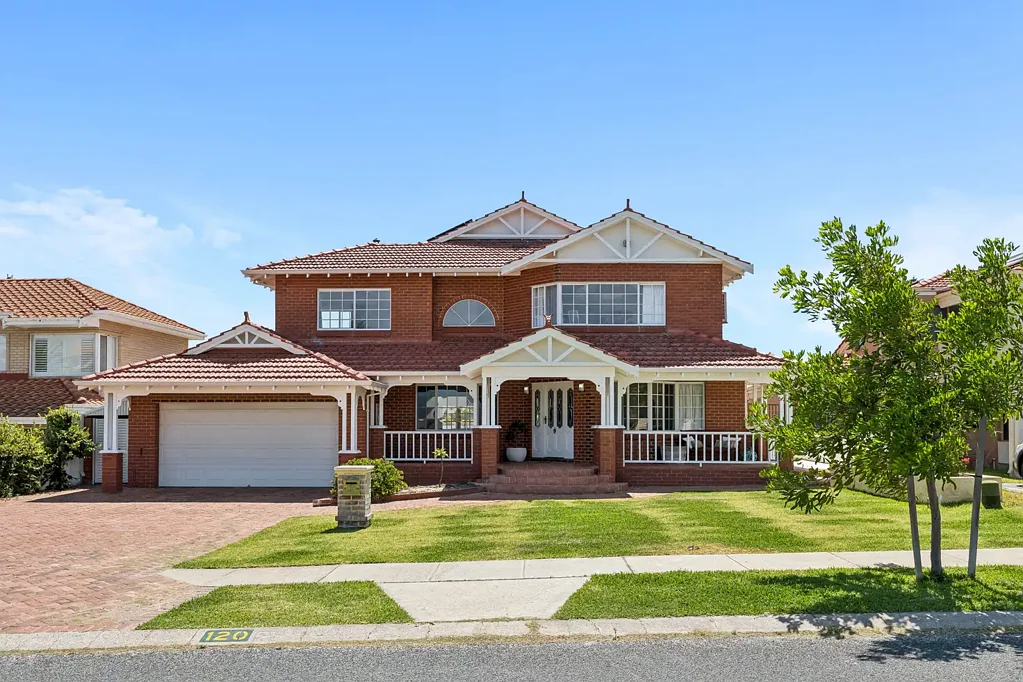 120 Castlecrag Drive, Kallaroo, WA 6025