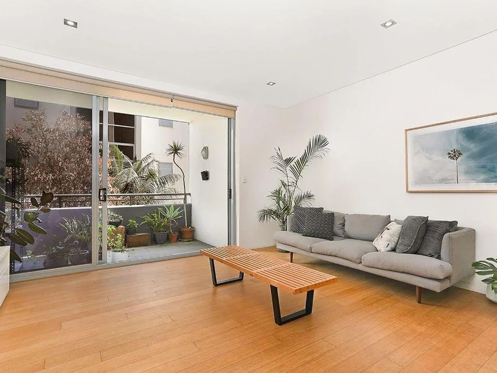 Stylish Urban Living at walk to everywhere