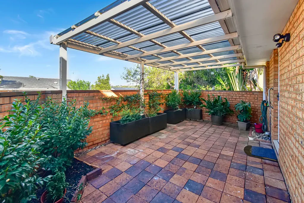 Low Maintenance Living in Dicky Beach!