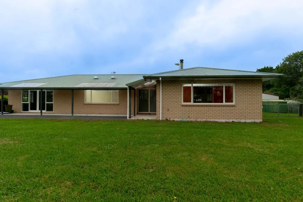 Lifestyle at Center of Dairyflat