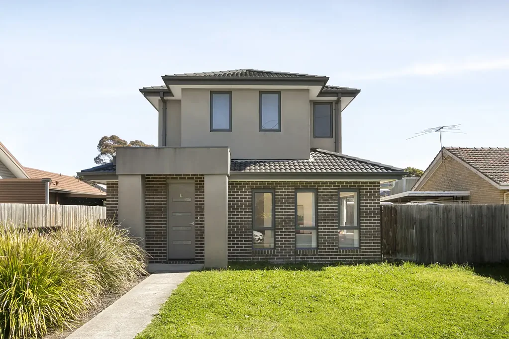 Fawkner 2房 现代舒适，北向采光 Contemporary Comfort with Northern Light