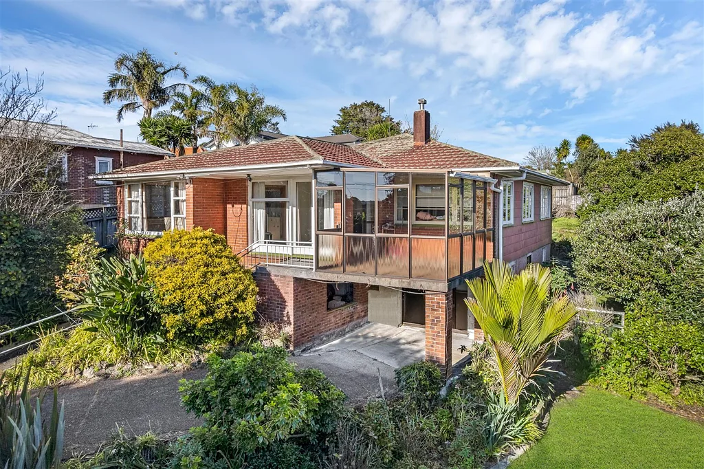 New Lynn 2房  Builder, Developer or Land Bank Opportunity