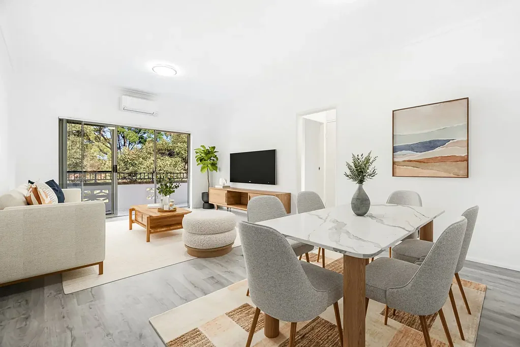 RENOVATED TOP FLOOR TWO BEDROOM APARTMENT!