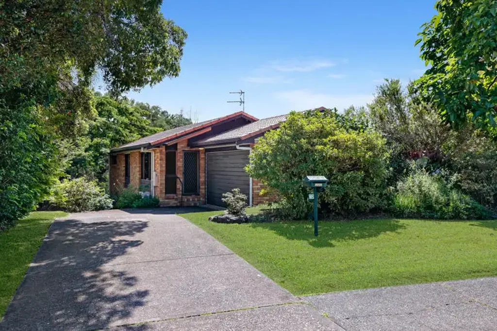 32 Hillview Parade, Ashmore, QLD 4214