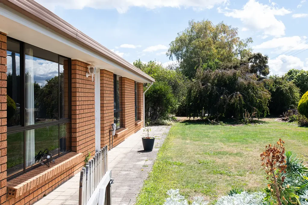 Westbury 3ห้องนอน A comfortable family home on a substantial site