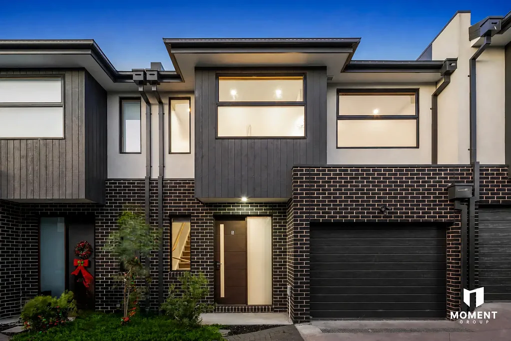 Stylish and Contemporary 2 Bedroom House in the heart of Murrumbeena