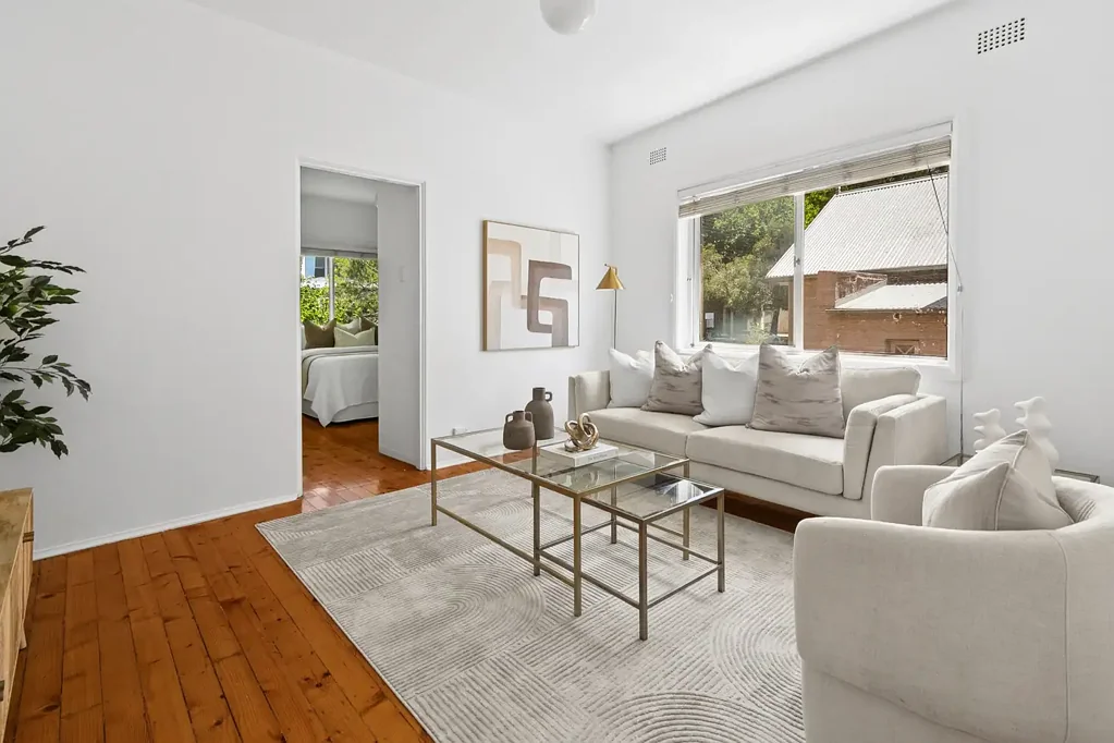 Bright north-facing apartment in exclusive village setting