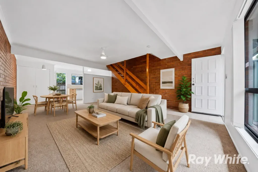 Springwood 2कमरा Unpack & Relax - Immaculate Springwood Townhouse with Resort-Style Living & Onsite Pool & Entertaining