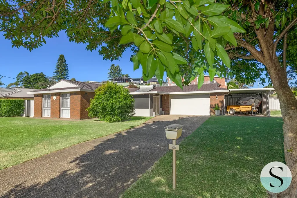 22 Caldwell Street, Caves Beach, NSW 2281