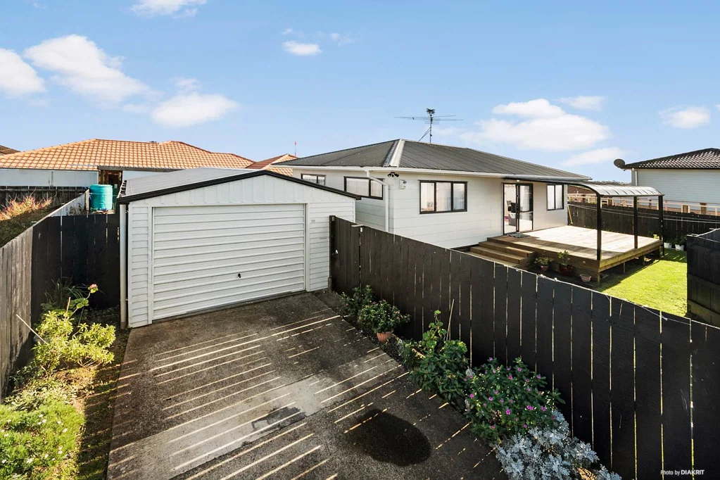 Clendon Park 2 Bedroom VENDORS ON THE MOVE