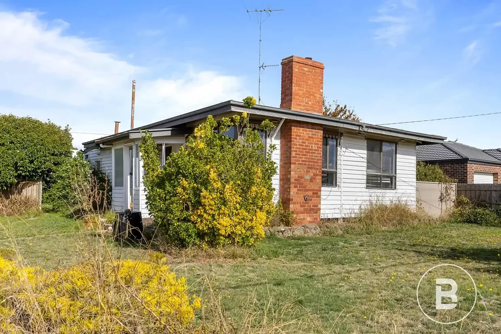 Wendouree 3房  PRIME CORNER OPPORTUNITY WITH ENDLESS POTENTIAL