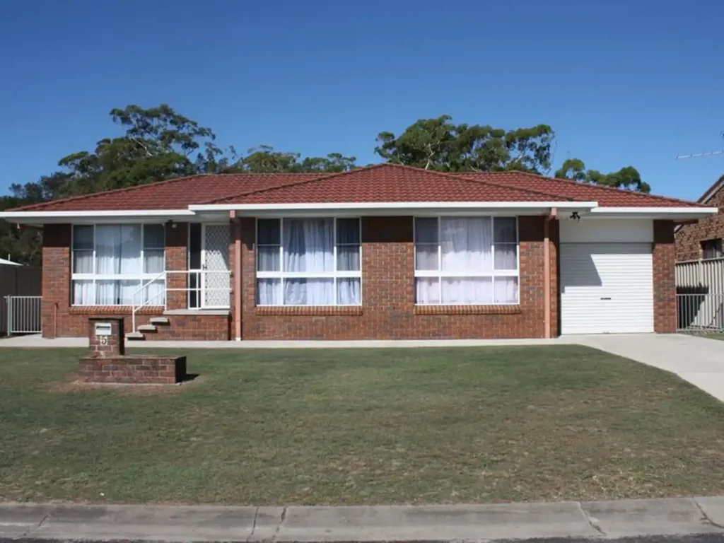Three Bedroom Home - Fresh & Bright - Short stroll to River