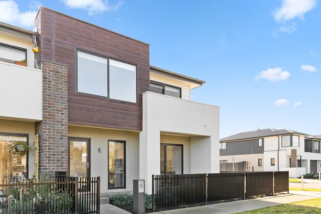 Officer 4ਬੈੱਡਰੂਮ Premium 4-Bedroom Townhouse with Parkland Views