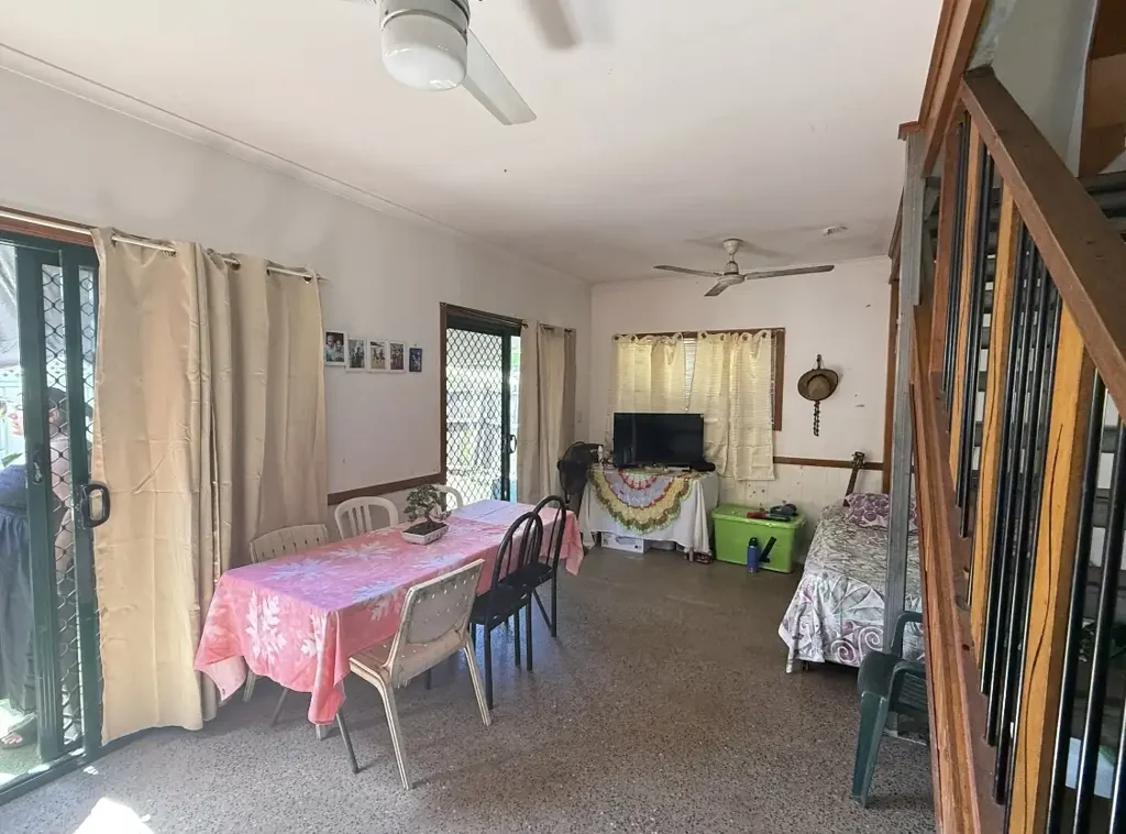 Wongaling Beach 4ਬੈੱਡਰੂਮ Dual-Income Beachside Opportunity — Affordable, Honest & Full of Potential