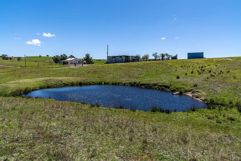 Aarons Pass COUNTRY LIFE AWAITS