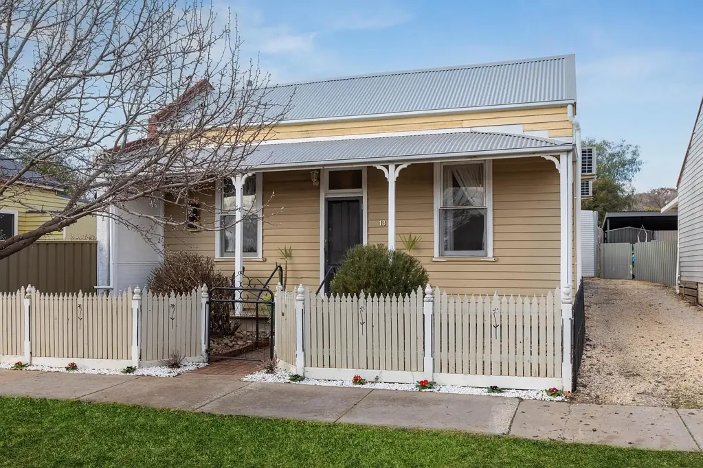 Kennington 3 Bedroom Solid, Central & Full of Character. Walk to the CBD!
