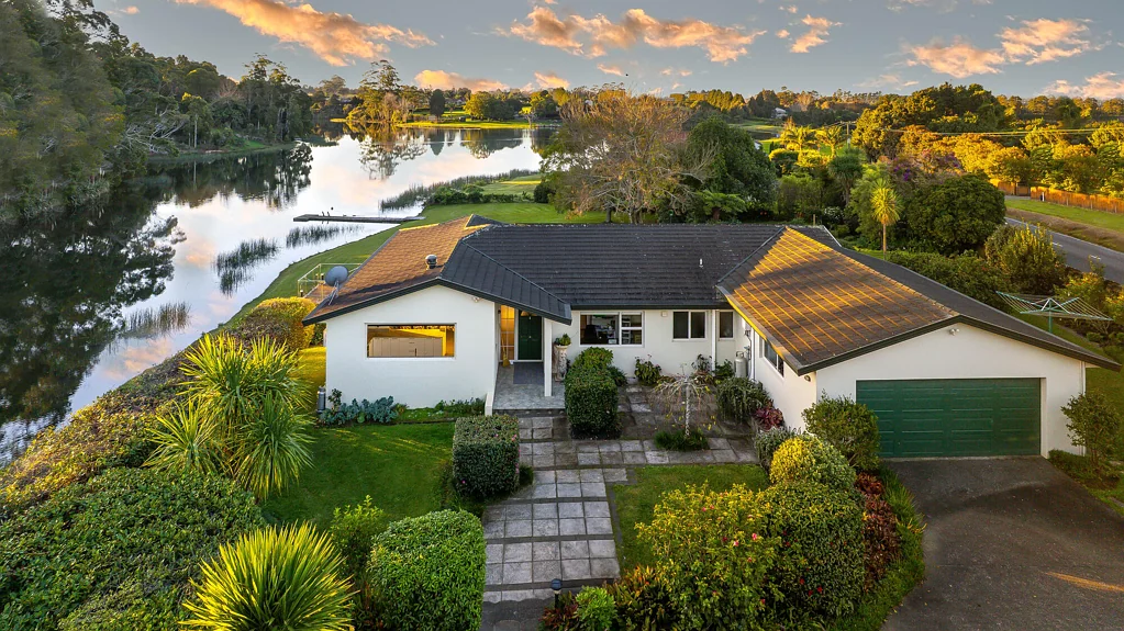 Kerikeri 4બેડરૂમ Lakefront sanctuary, deceased estate
