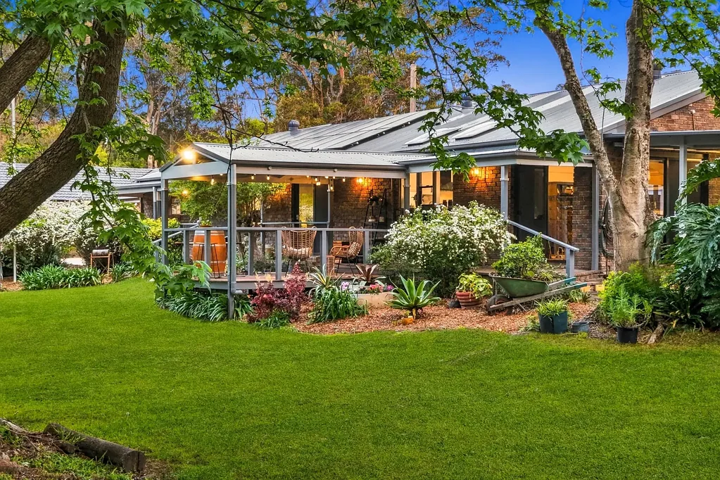 Lisarow 4ਬੈੱਡਰੂਮ A Private 3,073m² Retreat in the Heart of Lisarow