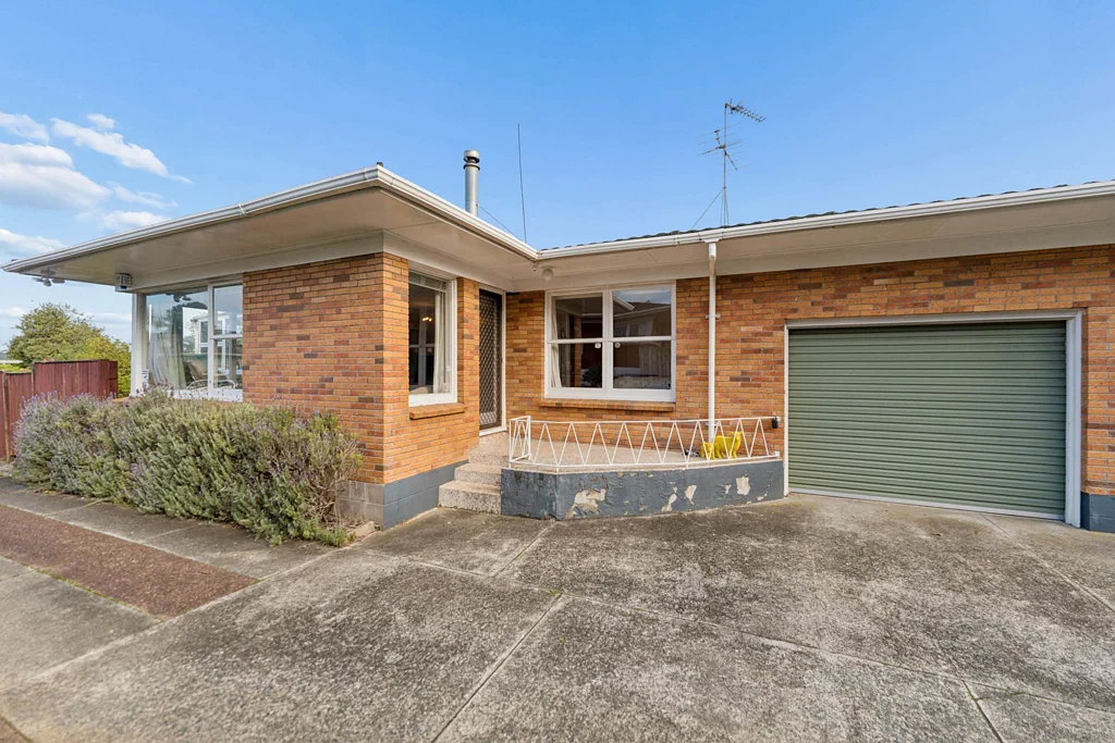 Hillcrest 2Moenga A Home to Make Your Own