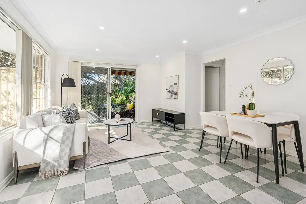 Strathfield 2ਬੈੱਡਰੂਮ Rare Strathfield Villa in Boutique Complex of only 5 !