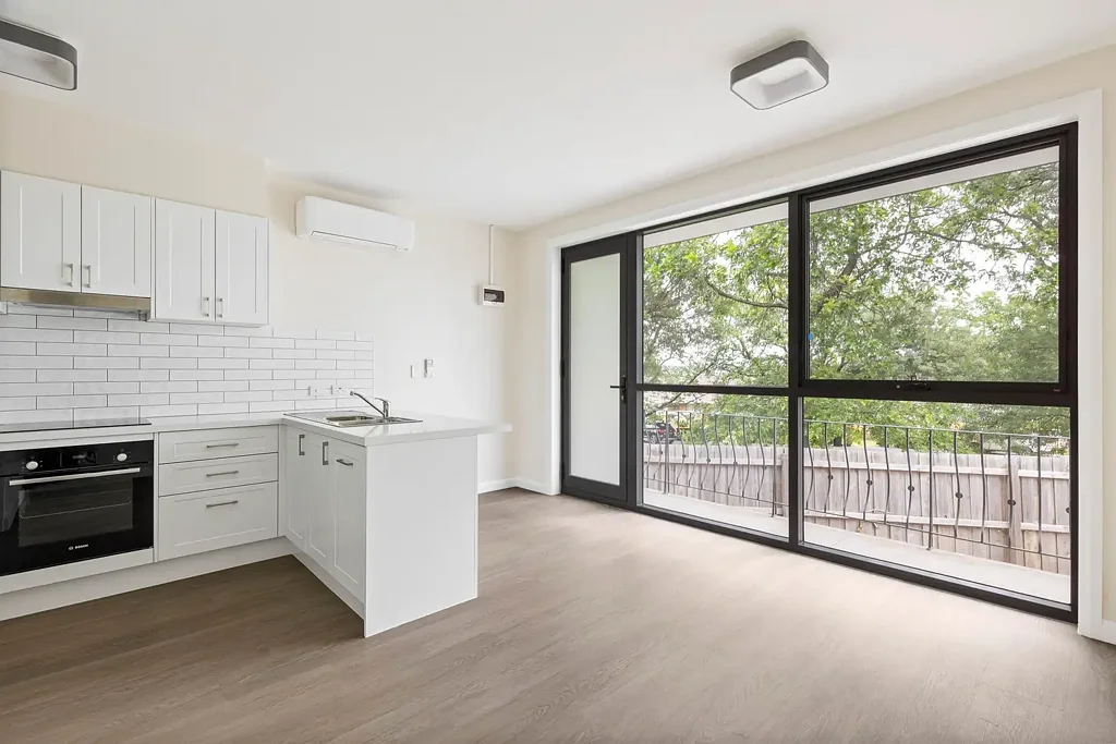Beautifully Refurbished Ground-Floor Apartments