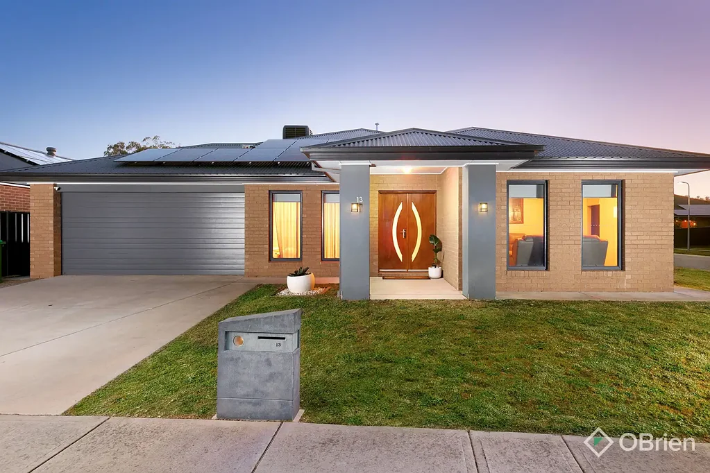 Killara 4ਬੈੱਡਰੂਮ Modern Family Living in Sought-After Riverside Estate