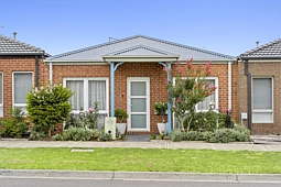 4 Truscott Avenue, Roxburgh Park