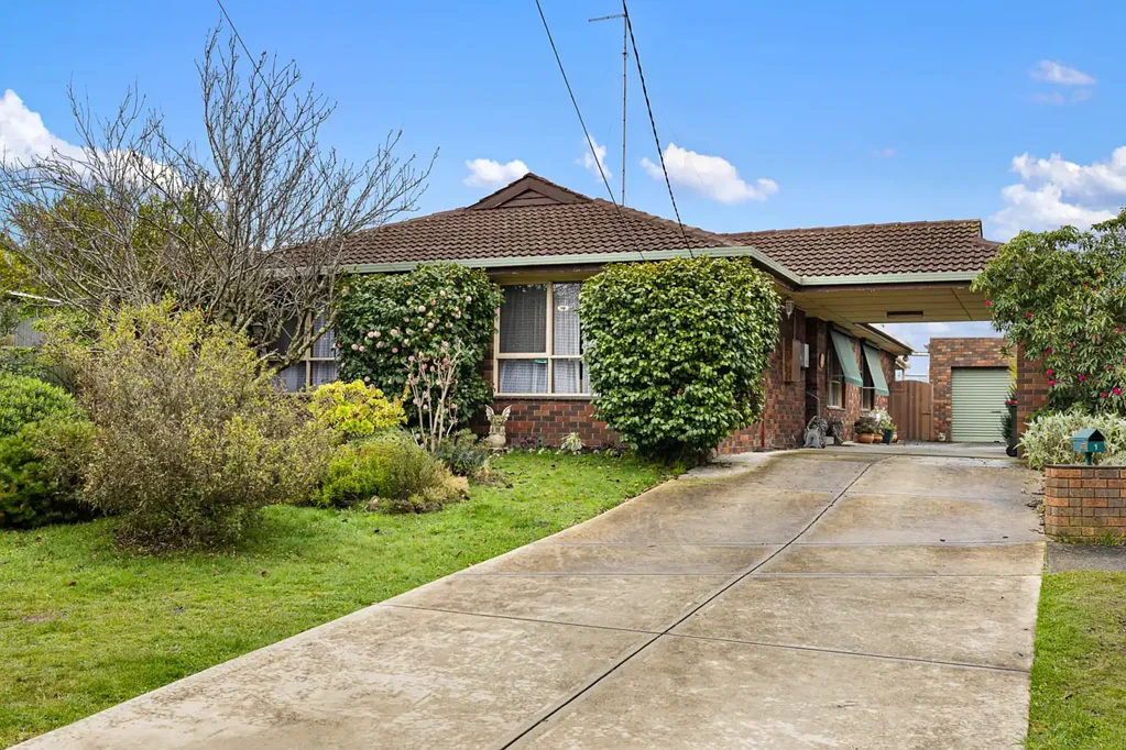 Wendouree 3房  Modern Comfort with Classic Character