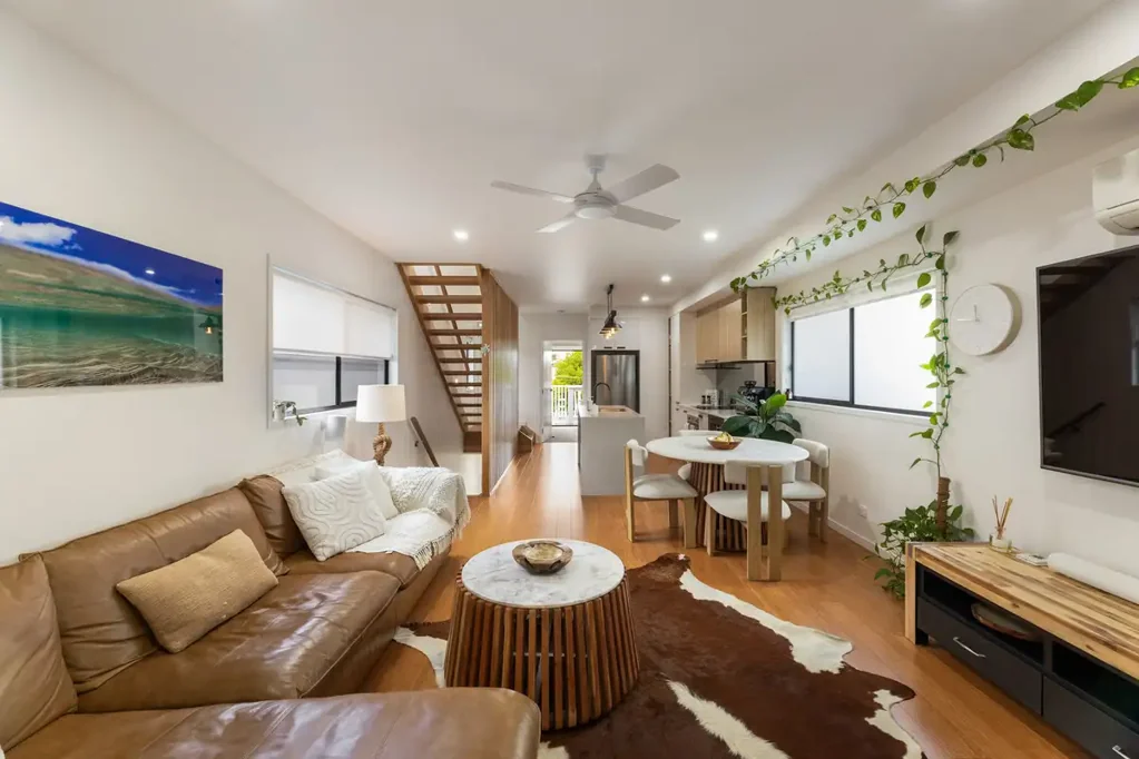 44 Sixth Avenue, Coorparoo, QLD 4151