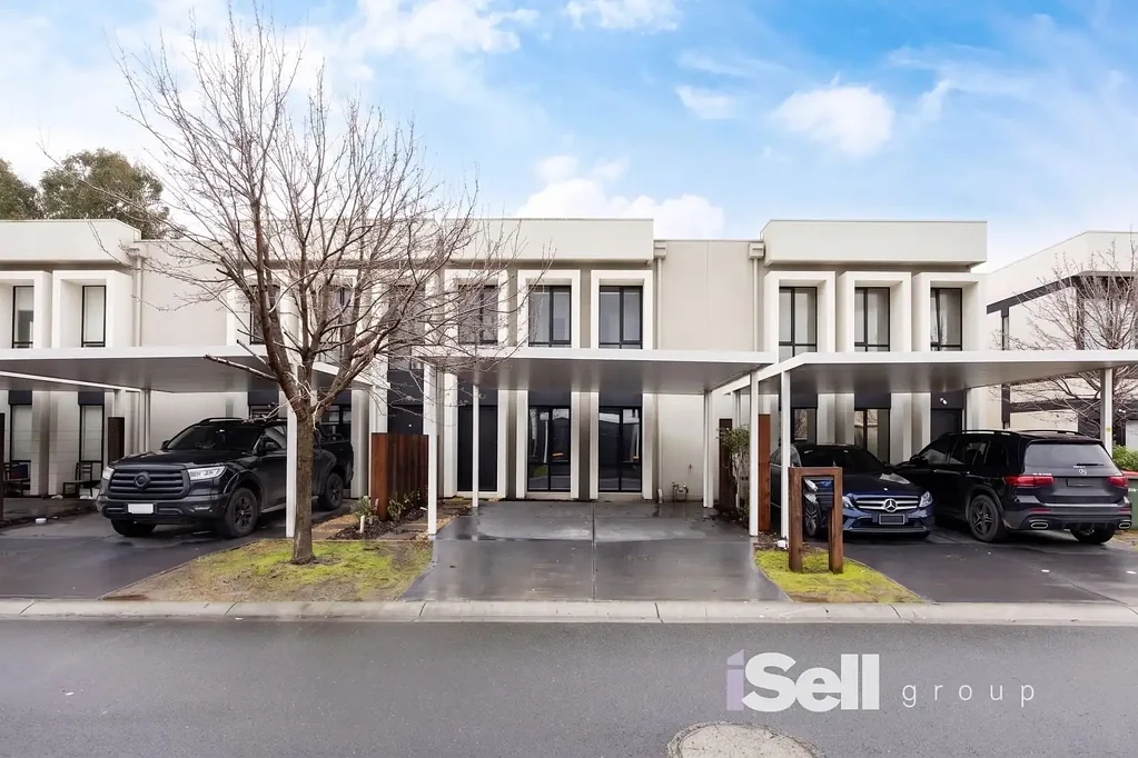 Modern Town Residence in a Convenient Springvale Location