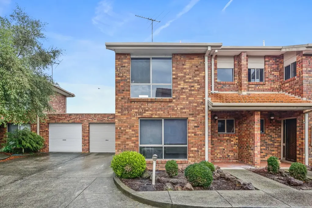 THREE BEDROOM TOWNHOUSE