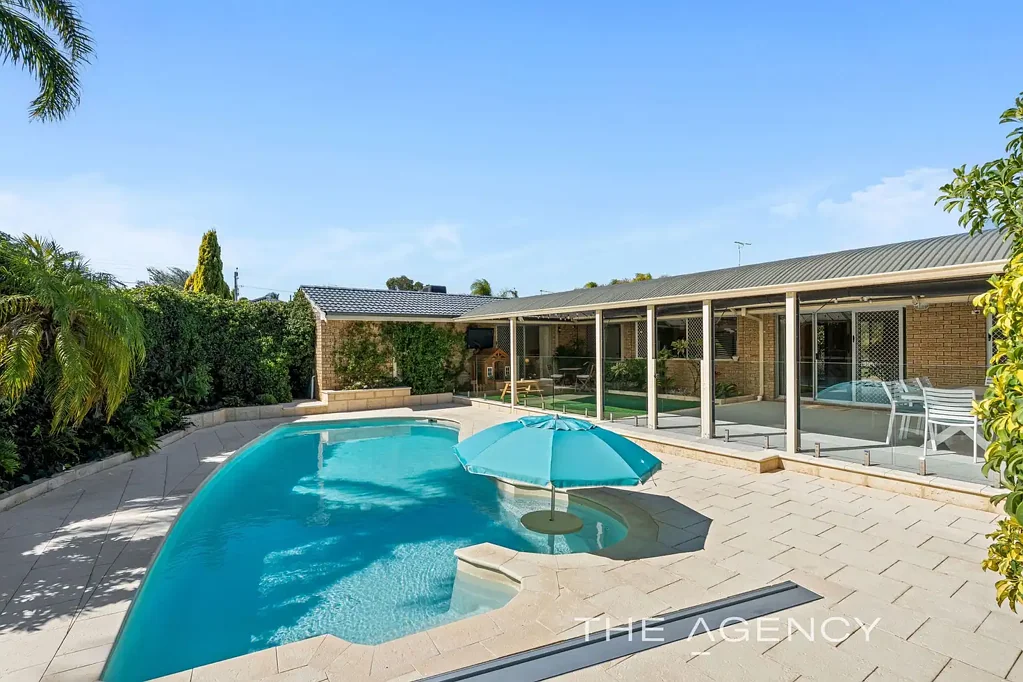 4 Lushington Drive, Padbury, WA 6025